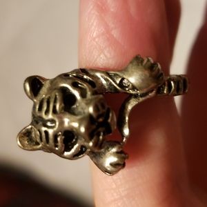 Tiger ring